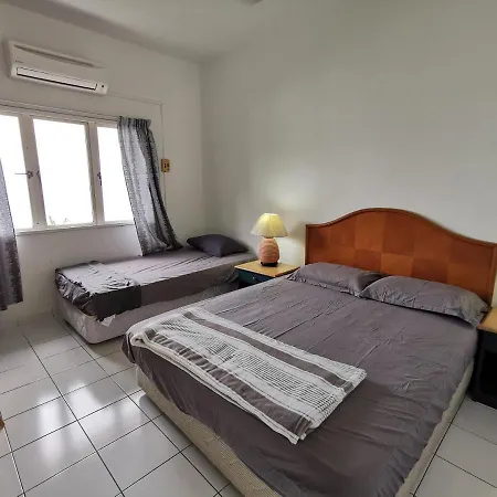 Beachfront Unit At Seri Bulan , Pantai Teluk Kemang Kampong Tanah Merah  Exterior photo