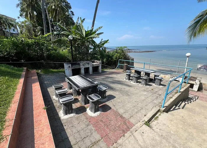 Beachfront Unit At Seri Bulan , Pantai Teluk Kemang