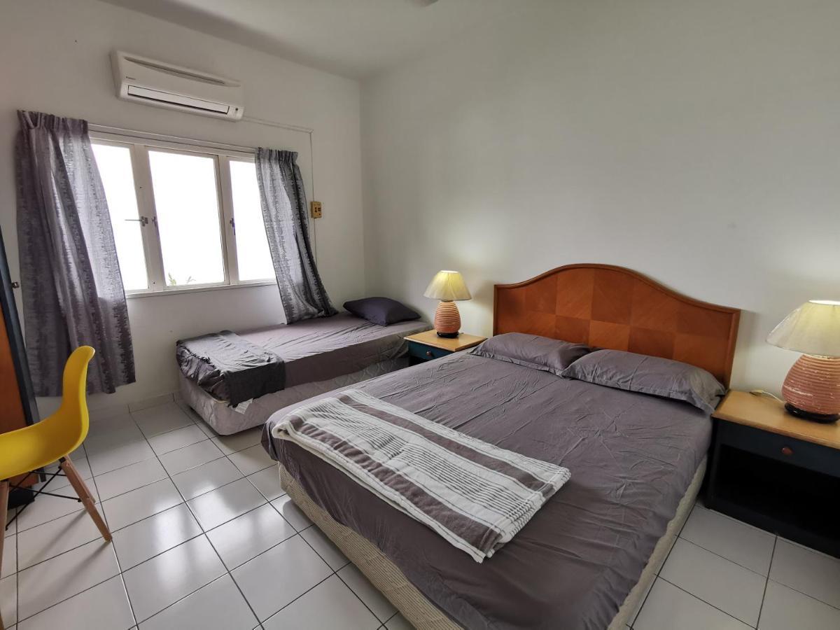 Apartment Beachfront Unit At Seri Bulan , Pantai Teluk Kemang Kampong Tanah Merah (Negeri Sembilan)