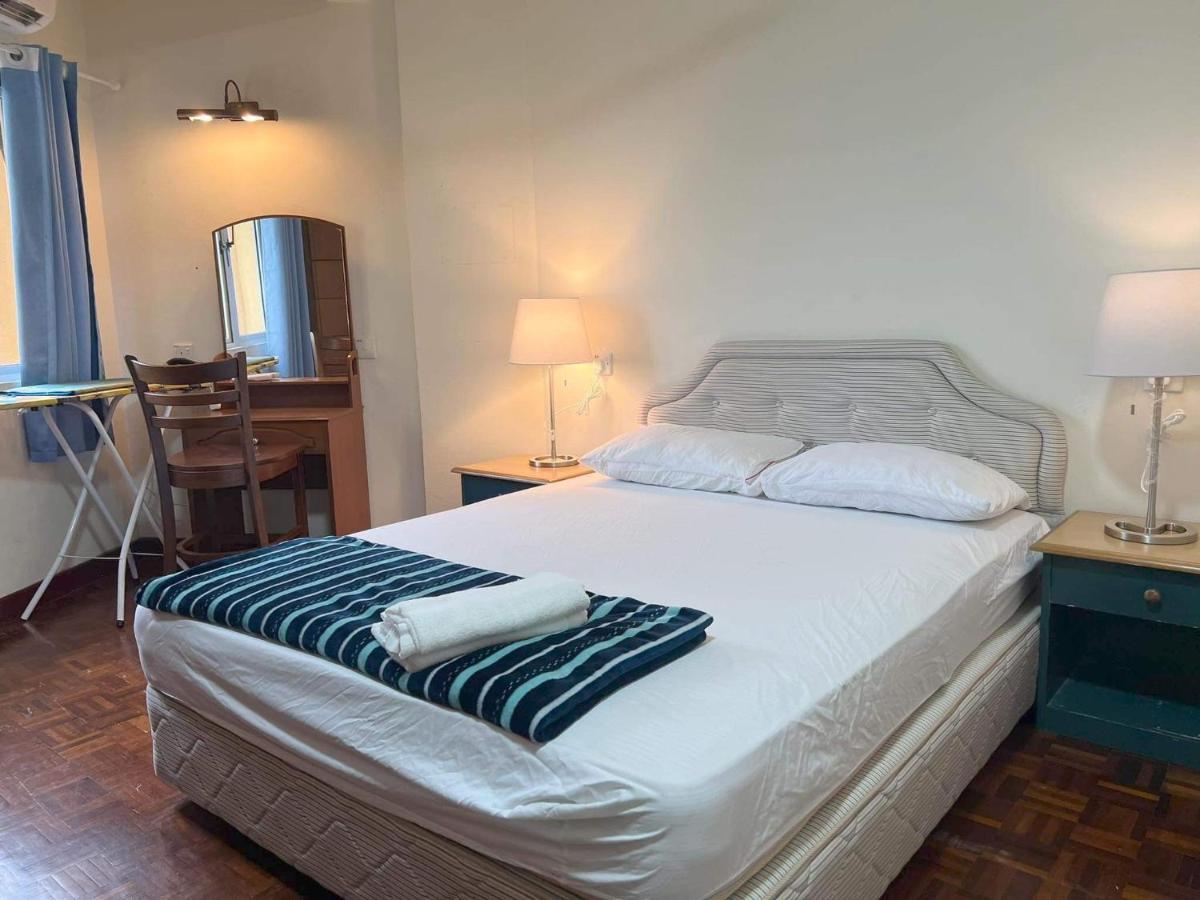 Beachfront Unit At Seri Bulan , Pantai Teluk Kemang Apartment *