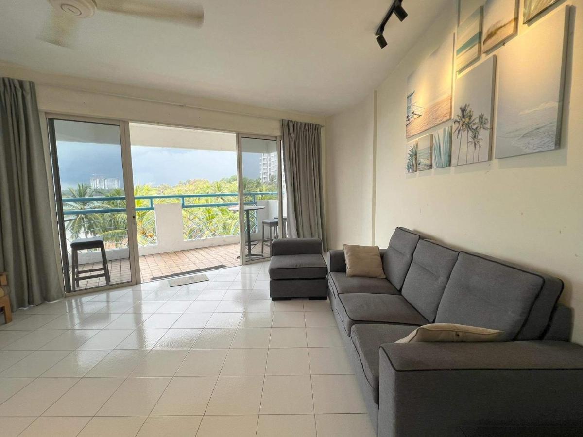Beachfront Unit At Seri Bulan , Pantai Teluk Kemang *