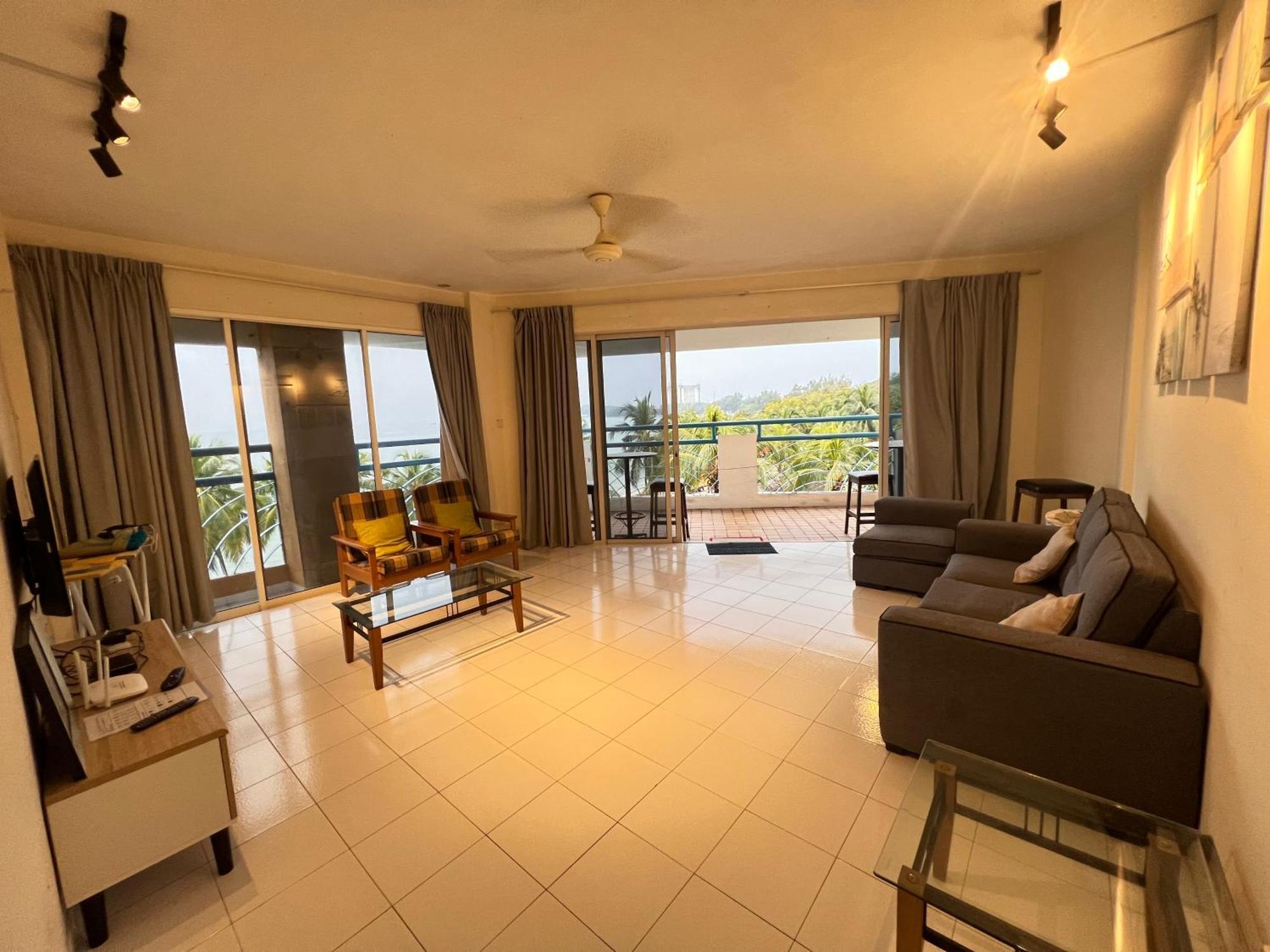 Apartment Beachfront Unit At Seri Bulan , Pantai Teluk Kemang