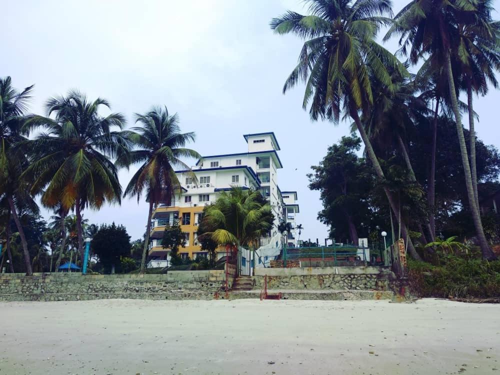 Beachfront Unit At Seri Bulan , Pantai Teluk Kemang *