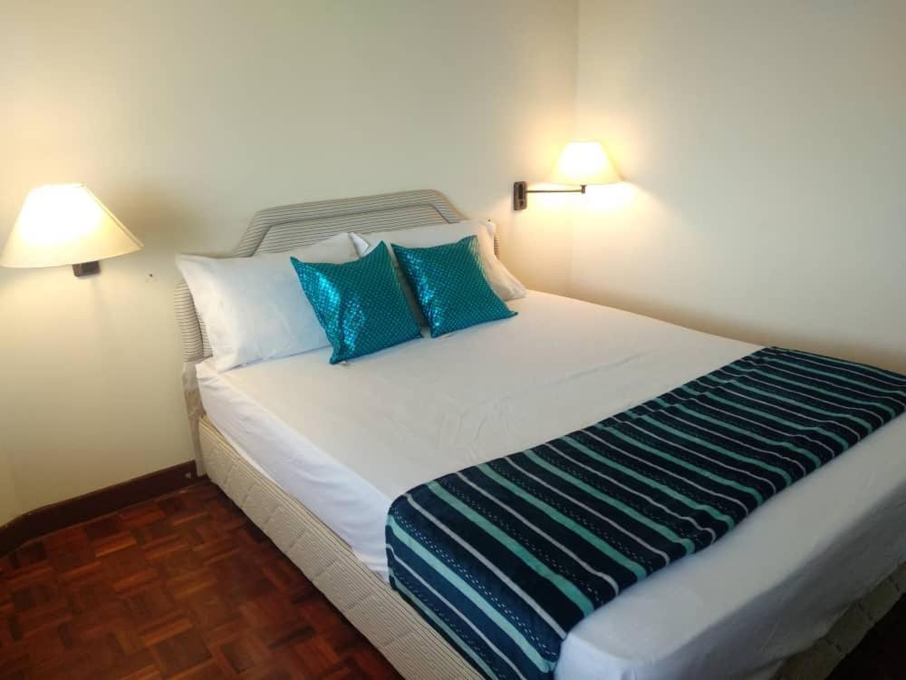 Beachfront Unit At Seri Bulan , Pantai Teluk Kemang Apartment Kampong Tanah Merah (Negeri Sembilan)