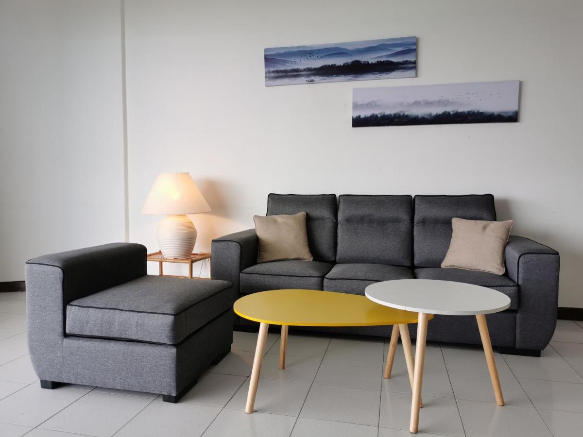 Beachfront Unit At Seri Bulan , Pantai Teluk Kemang Kampong Tanah Merah (Negeri Sembilan)