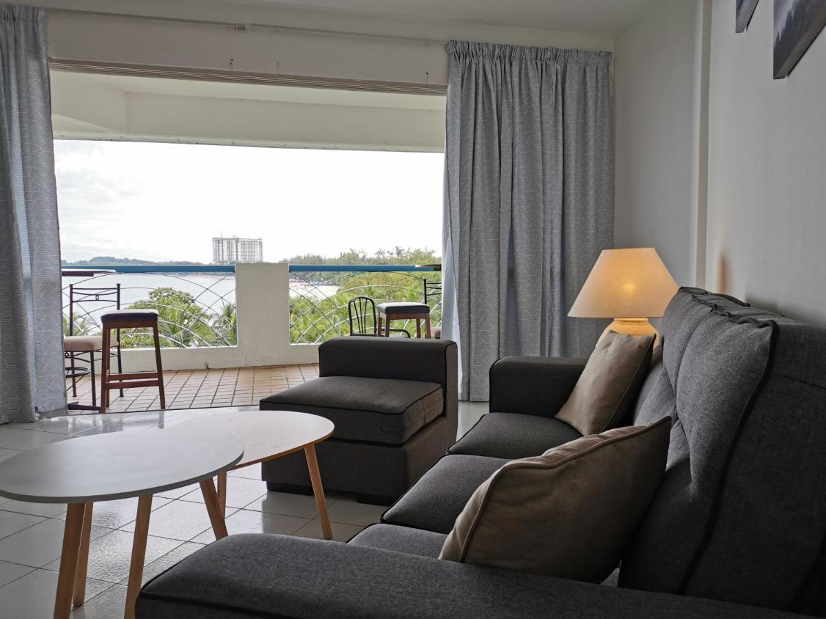 Apartment Beachfront Unit At Seri Bulan , Pantai Teluk Kemang *