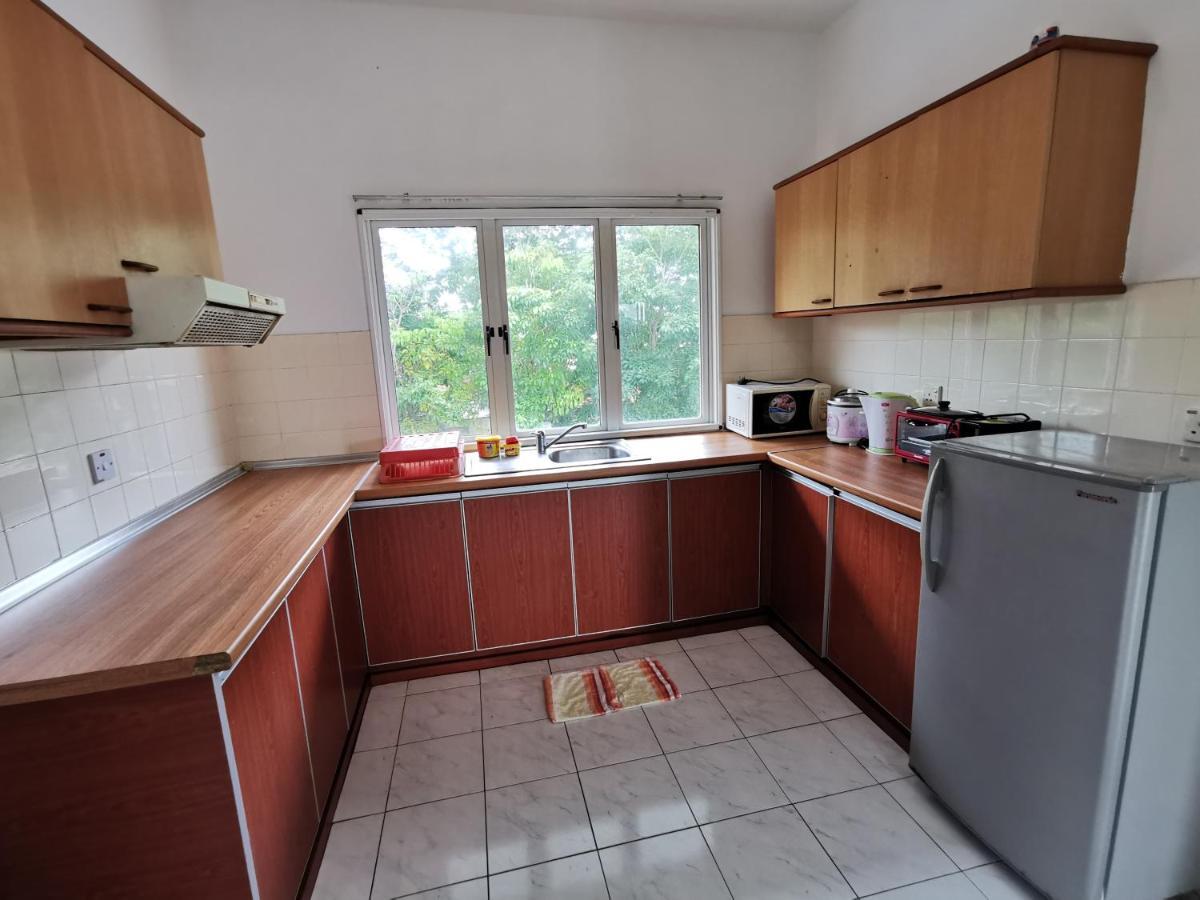 Apartment Beachfront Unit At Seri Bulan , Pantai Teluk Kemang